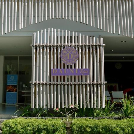 K Gallery Hotel Pasuruan Eksteriør billede