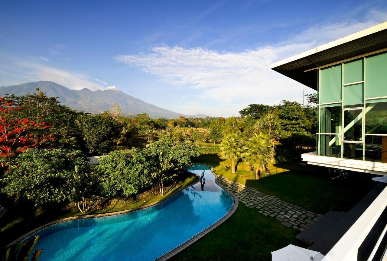 K Gallery Hotel Pasuruan Eksteriør billede