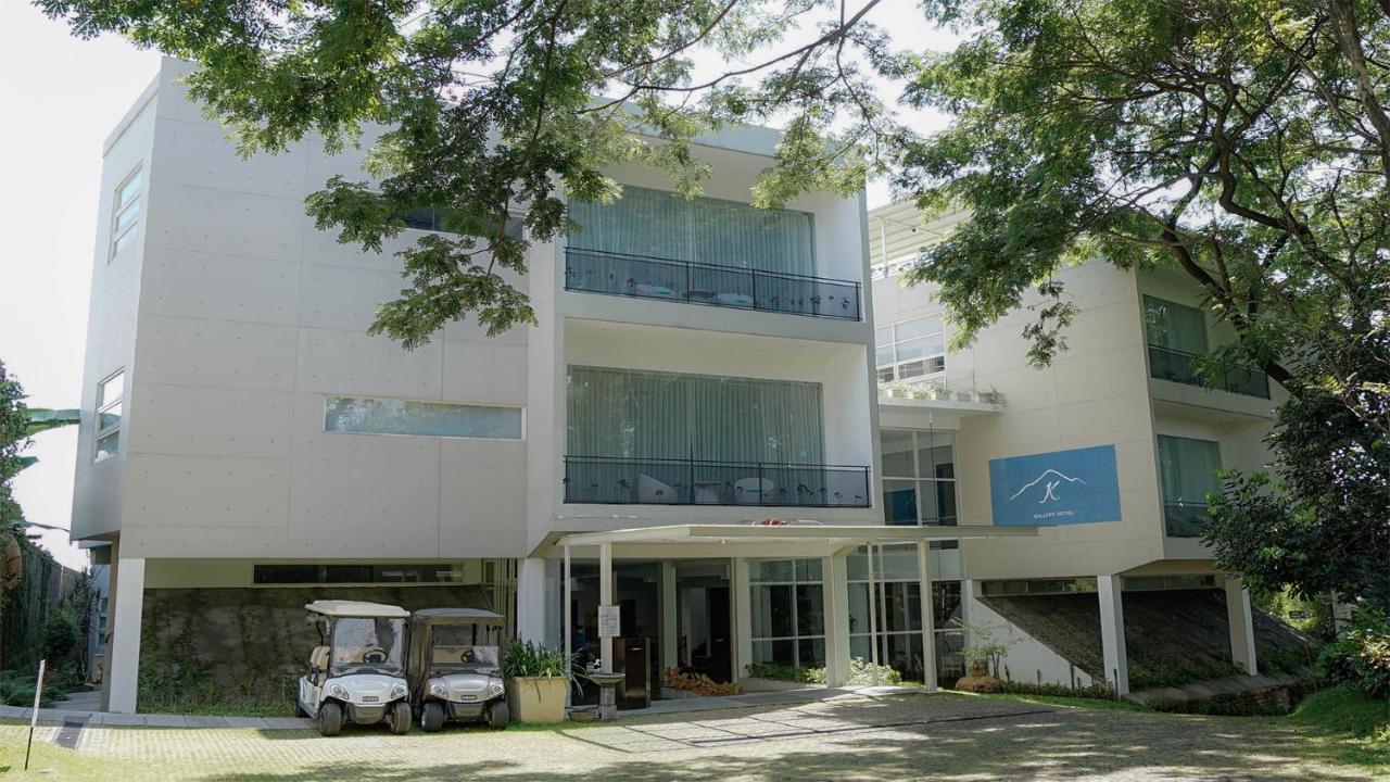 K Gallery Hotel Pasuruan Eksteriør billede